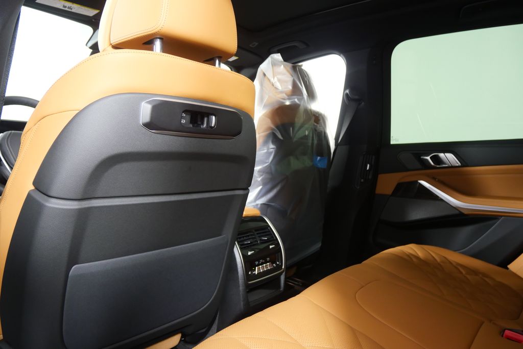 Thumbnail: 2026 BMW X5 - 17