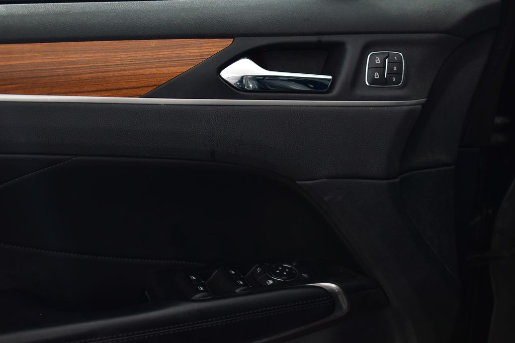 Thumbnail: 2019 Lincoln MKC - 11