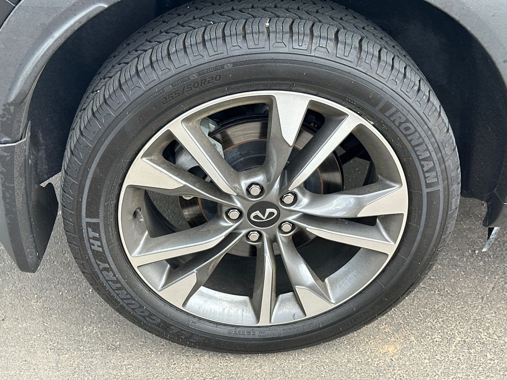 Used 2023 Black INFINITI LUXE image 17