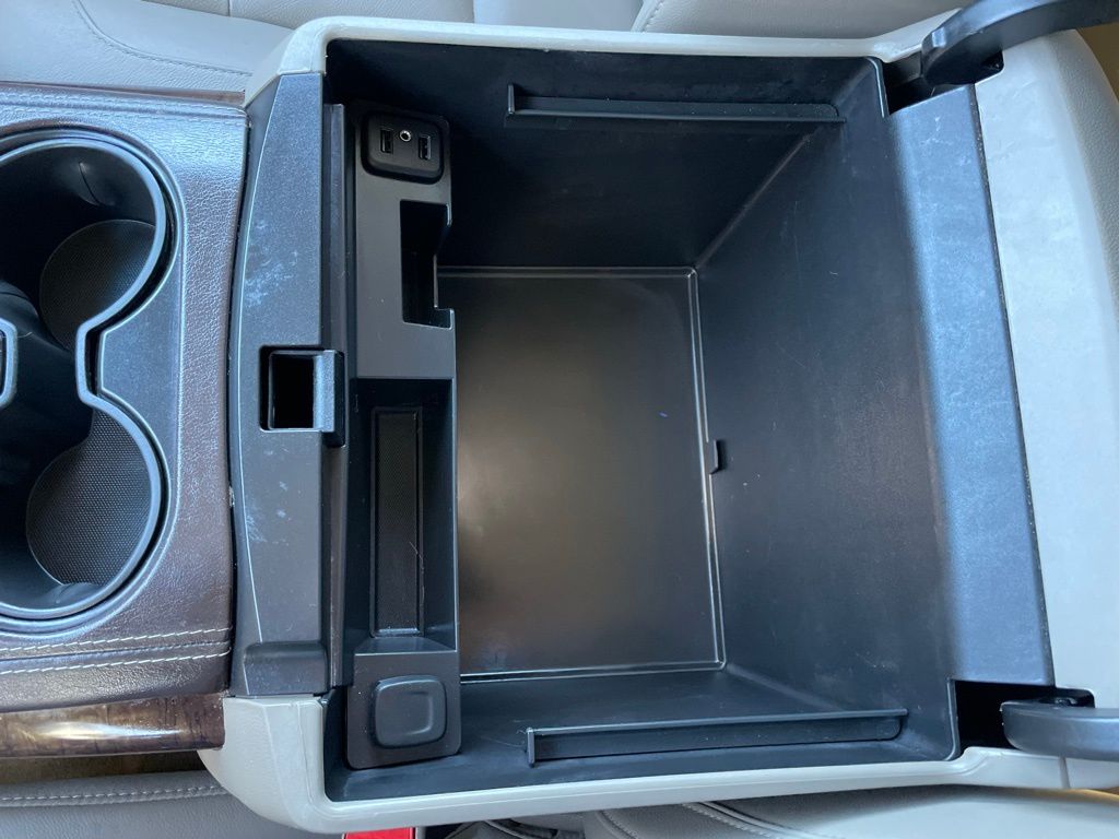 Thumbnail: 2018 Chevrolet Tahoe - 21