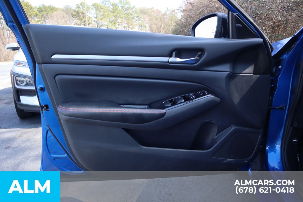 Used 2025 Blue Nissan 2.5 SR image 13