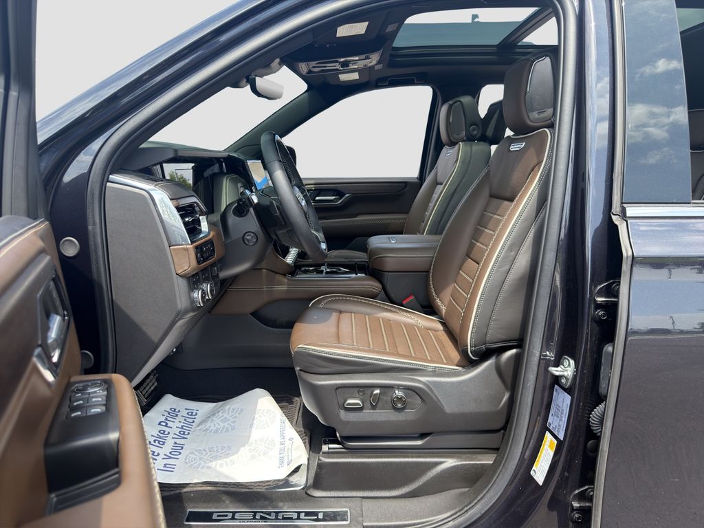 Used 2025 Silver GMC Denali Ultimate image 9