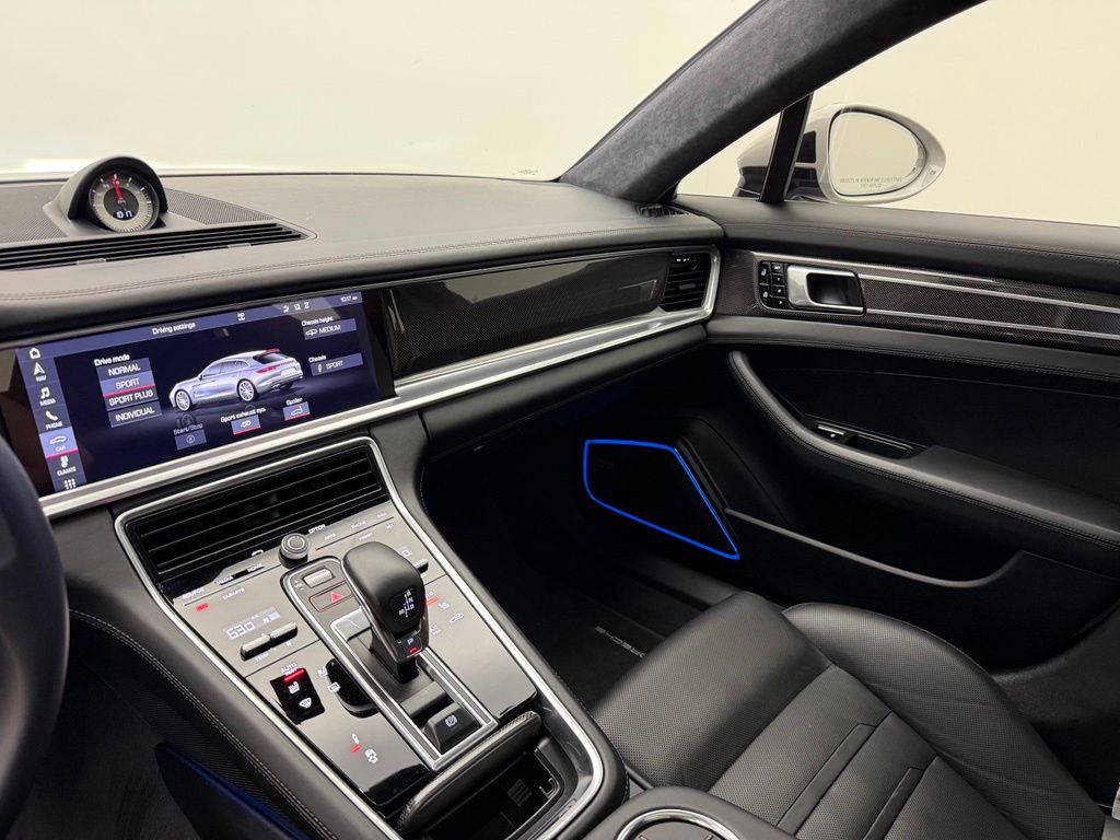 Thumbnail: 2020 Porsche Panamera - 12