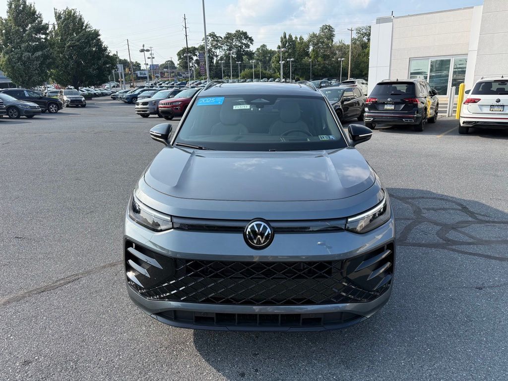 2025 Volkswagen Tiguan 2.0T SE R-Line Black Gray at Sutliff Volkswagen