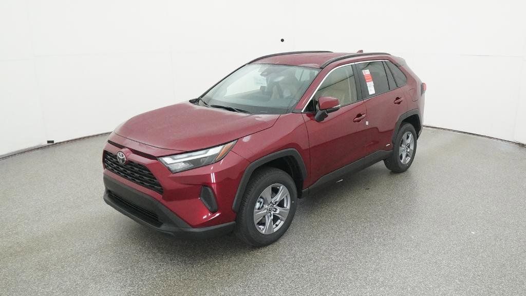 2025 Toyota RAV4 LE's photo