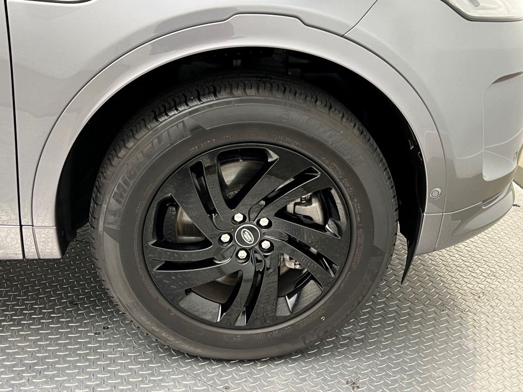 Thumbnail: 2024 Land Rover Discovery Sport - 11