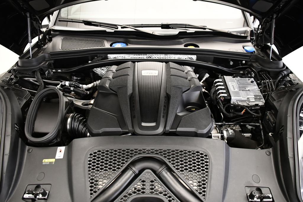 Thumbnail: 2023 Porsche Macan - 12