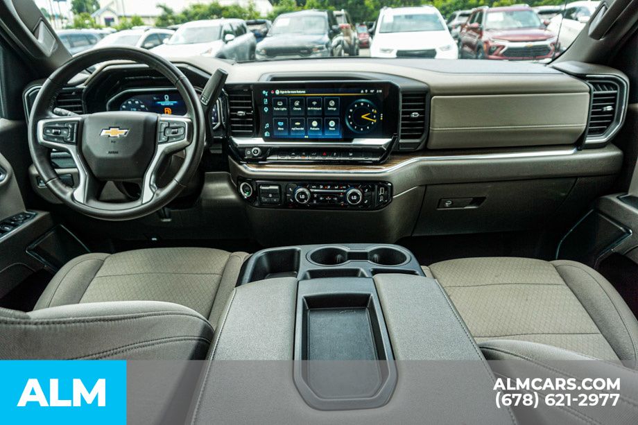 Used 2025 Black Chevrolet LT image 25