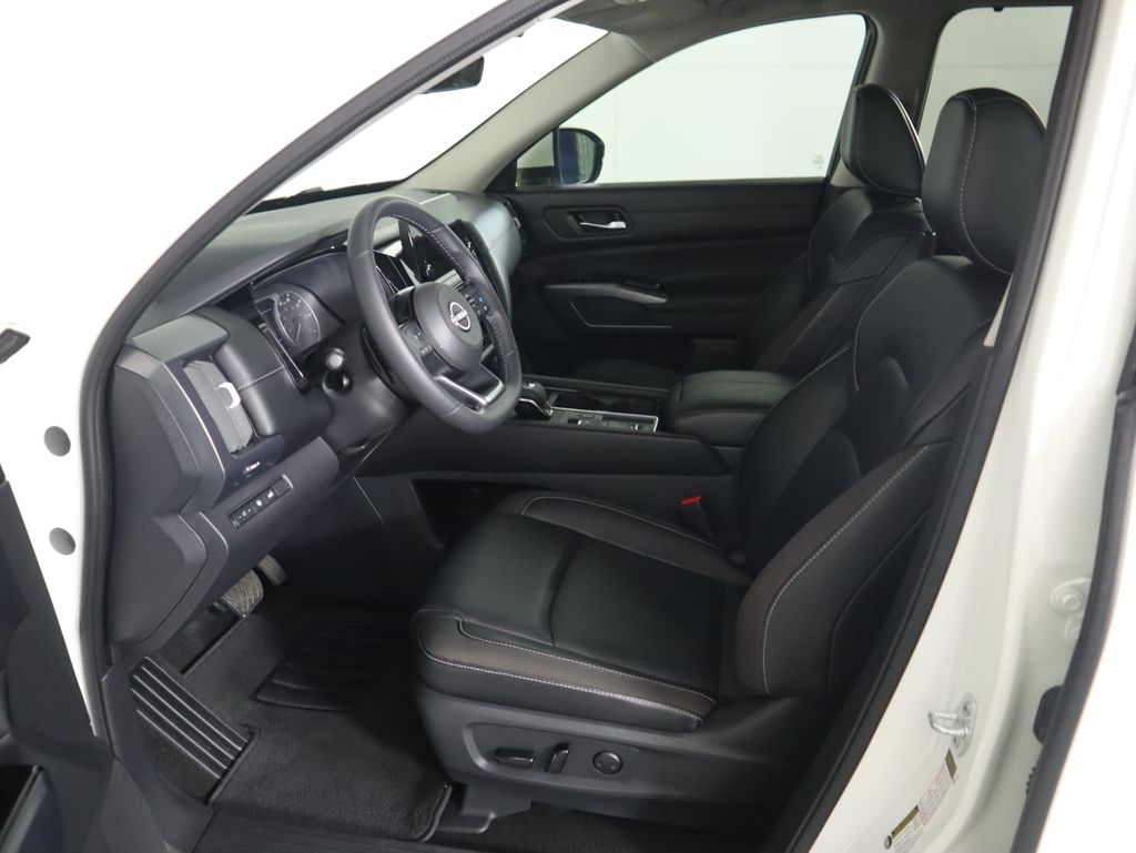 Thumbnail: 2024 Nissan Pathfinder - 19