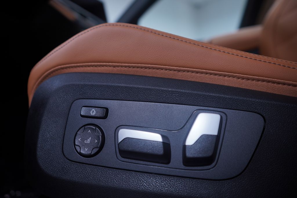 2026 BMW X5 sDrive40i 12