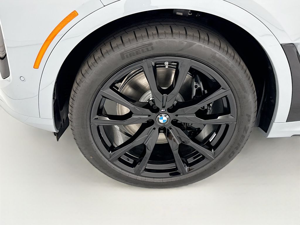 Thumbnail: 2027 BMW X7 - 29