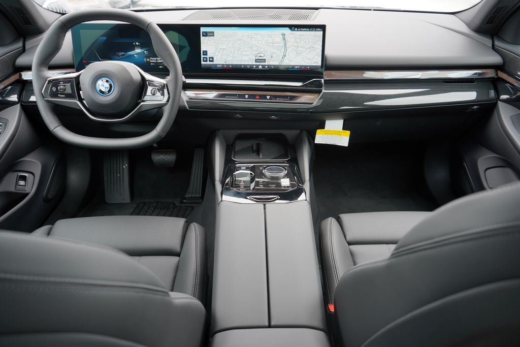 2024 BMW i5 eDrive40 13