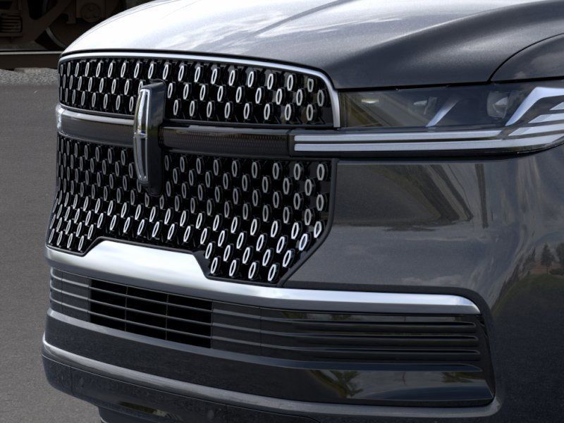 Thumbnail: 2025 Lincoln Navigator - 17