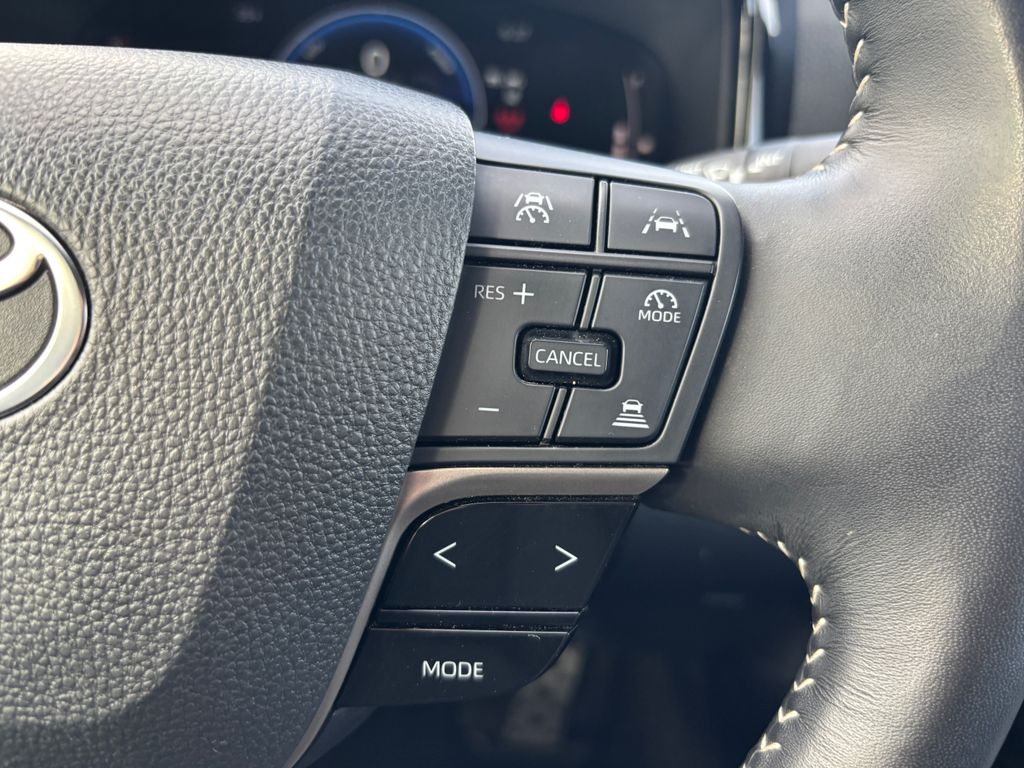 Thumbnail: 2025 Toyota Camry - 12