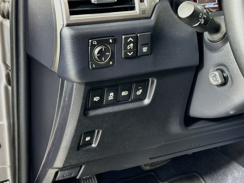 Thumbnail: 2023 Lexus GX - 10