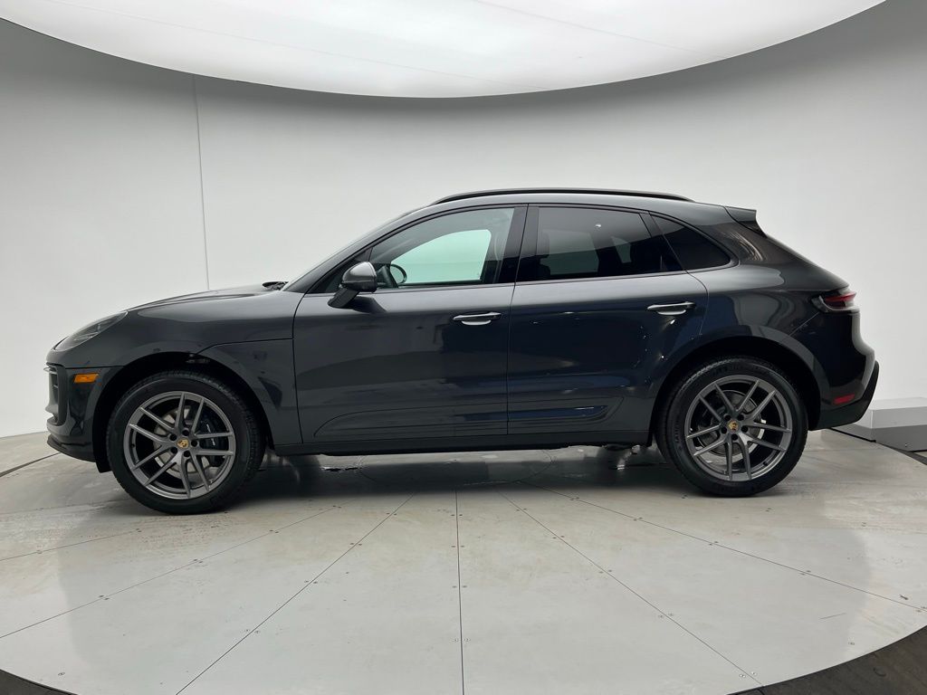 Thumbnail: 2026 Porsche Macan - 2