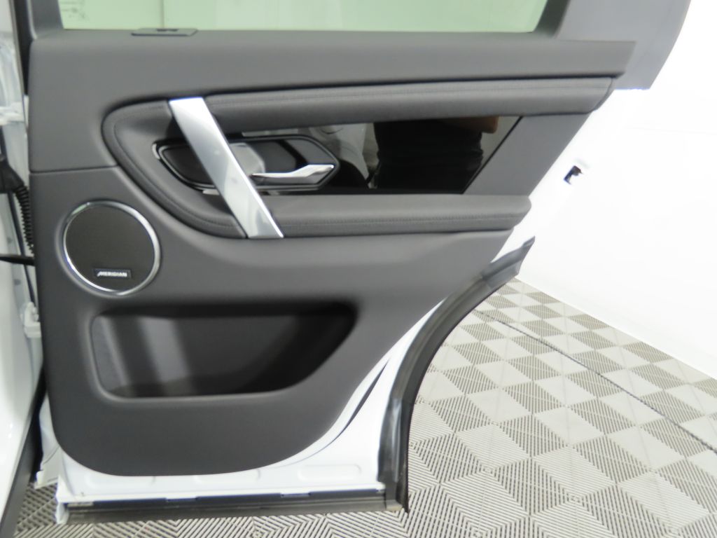 Thumbnail: 2025 Land Rover Discovery Sport - 28