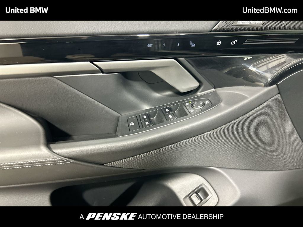 Thumbnail: 2025 BMW 5 Series - 11