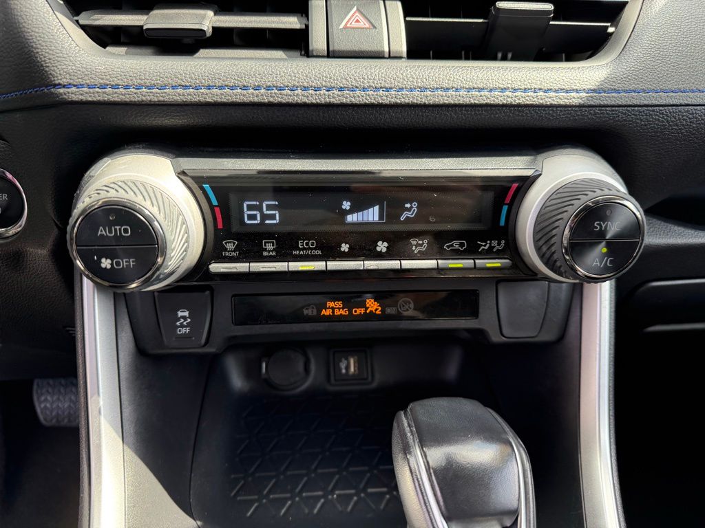 Thumbnail: 2024 Toyota RAV4 - 18