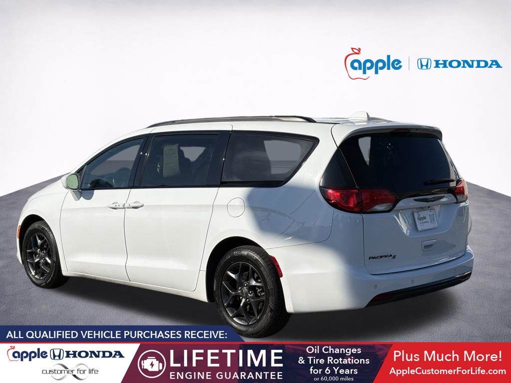 2020 Chrysler Pacifica Touring