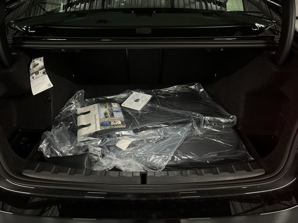 Thumbnail: 2025 BMW 3 Series - 24