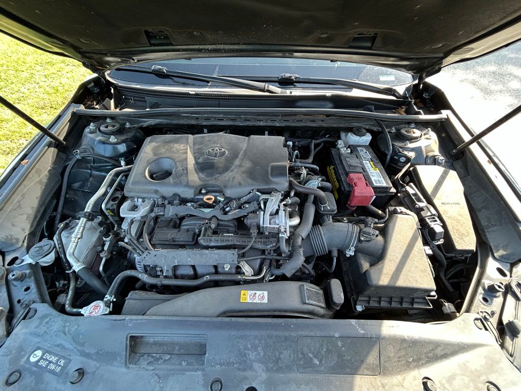 2020 Toyota Camry SE 11