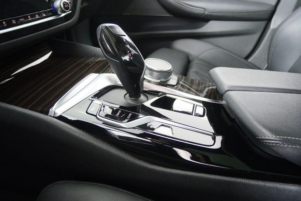 Thumbnail: 2021 BMW 5 Series - 23