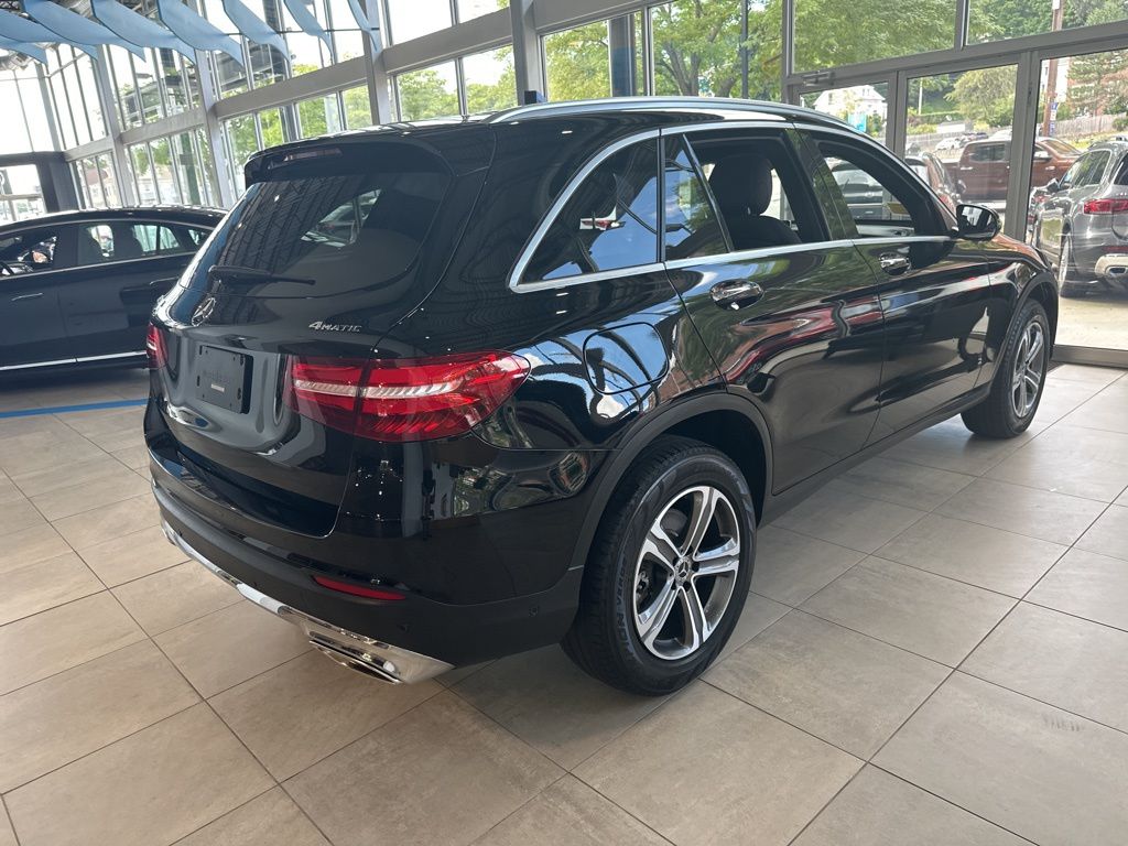 2019 Mercedes-Benz GLC GLC 300 8