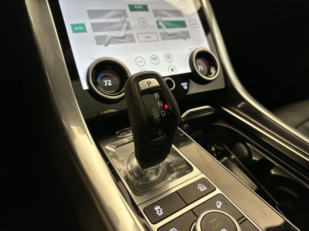 Thumbnail: 2021 Land Rover Range Rover Sport - 17