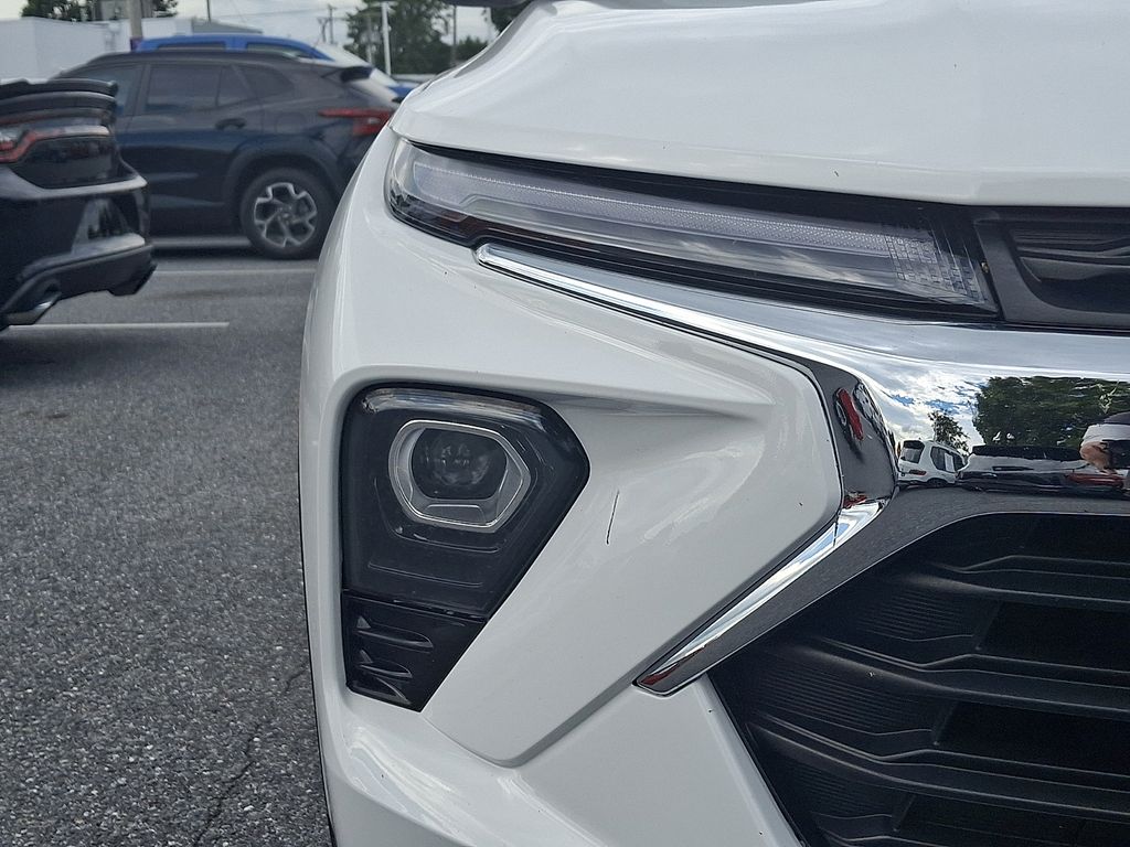 2025 Chevrolet TrailBlazer LT White at Klick Lewis Buick Chevrolet