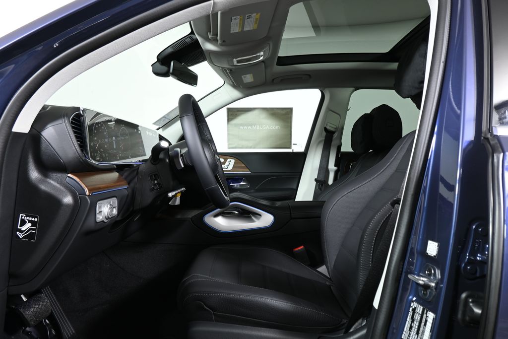 Thumbnail: 2026 Mercedes-Benz GLS - 3