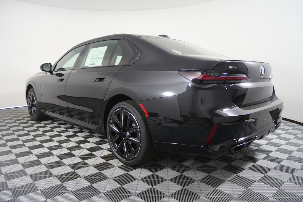 Thumbnail: 2026 BMW 7 Series - 5
