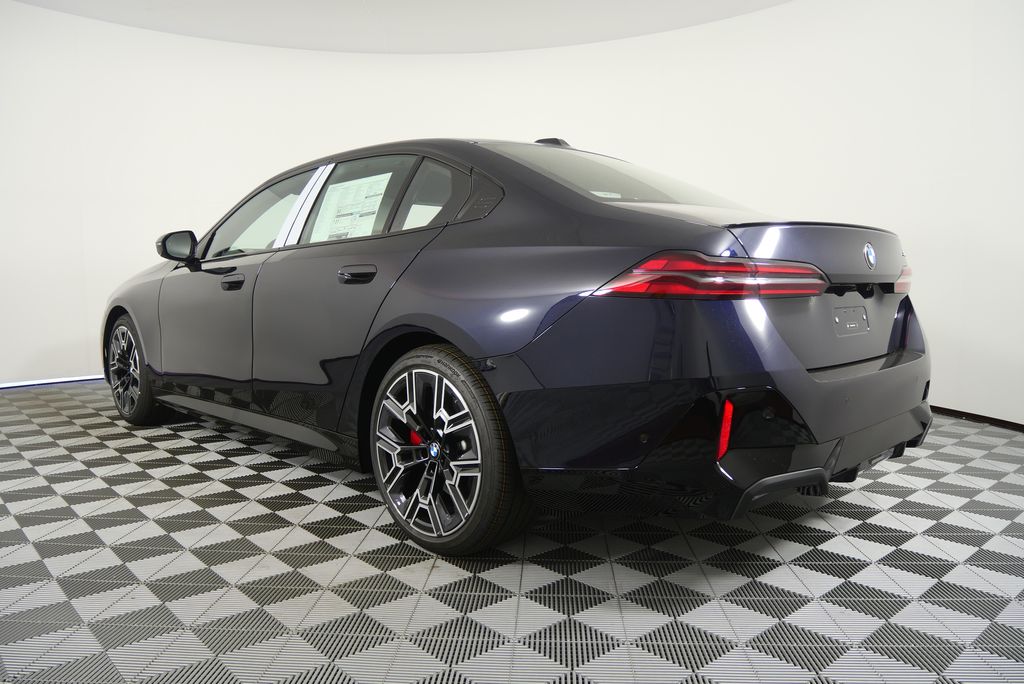 Thumbnail: 2026 BMW 5 Series - 5