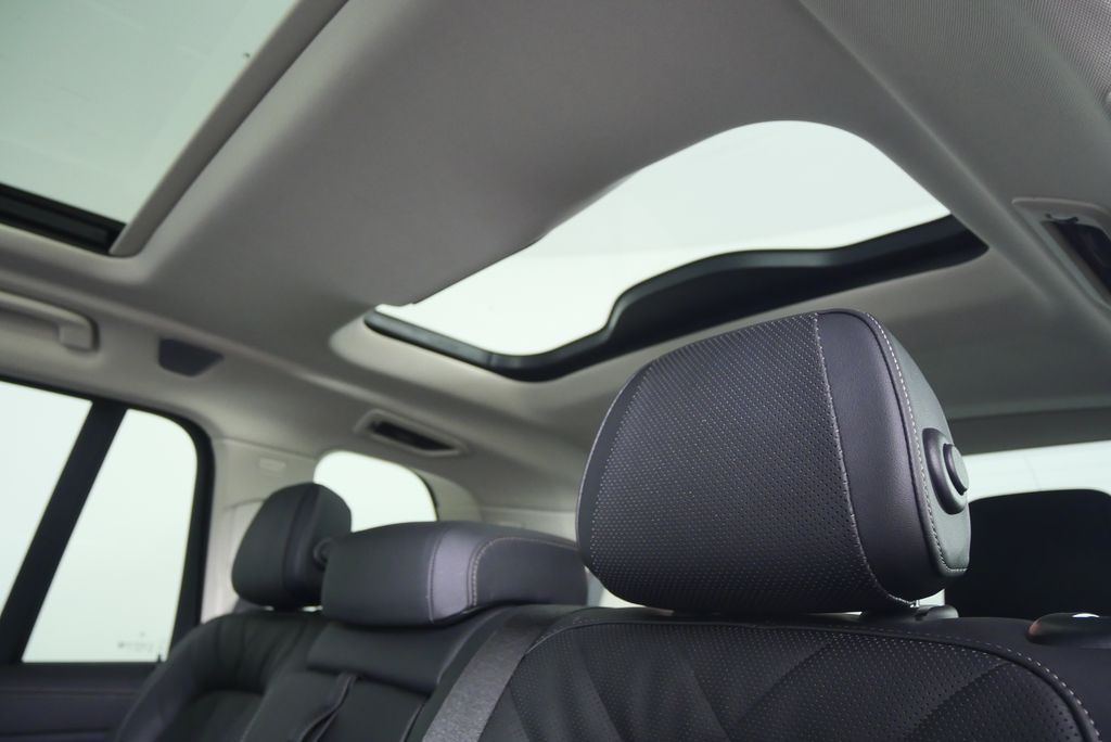 Thumbnail: 2025 BMW X7 - 18