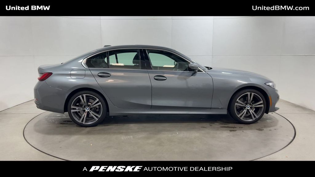 2024 BMW 3 Series 330i 9