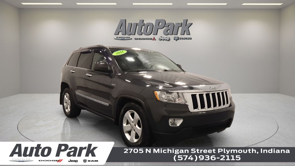 Black (Dark Charcoal Pearlcoat) 2011 Jeep Grand Cherokee SUV / Crossover Four-Wheel Drive 5-Speed Automatic