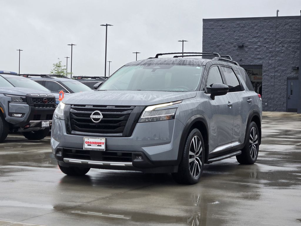 View vehicle photo 2