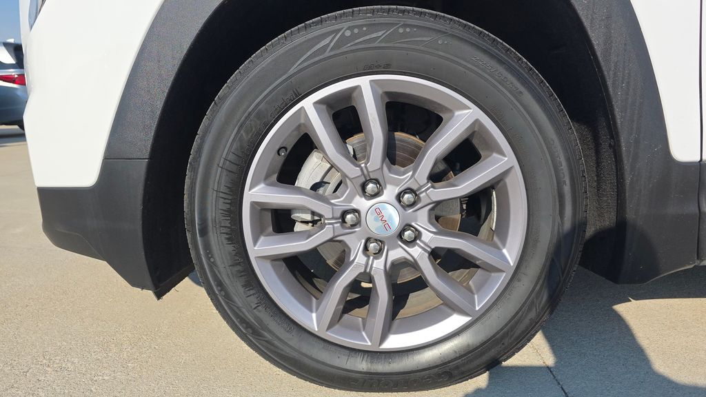 2024 GMC Terrain SLT - Photo 10