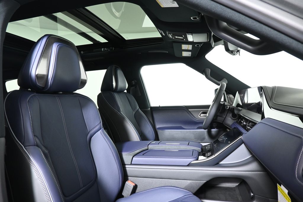 Thumbnail: 2026 INFINITI QX80 - 22