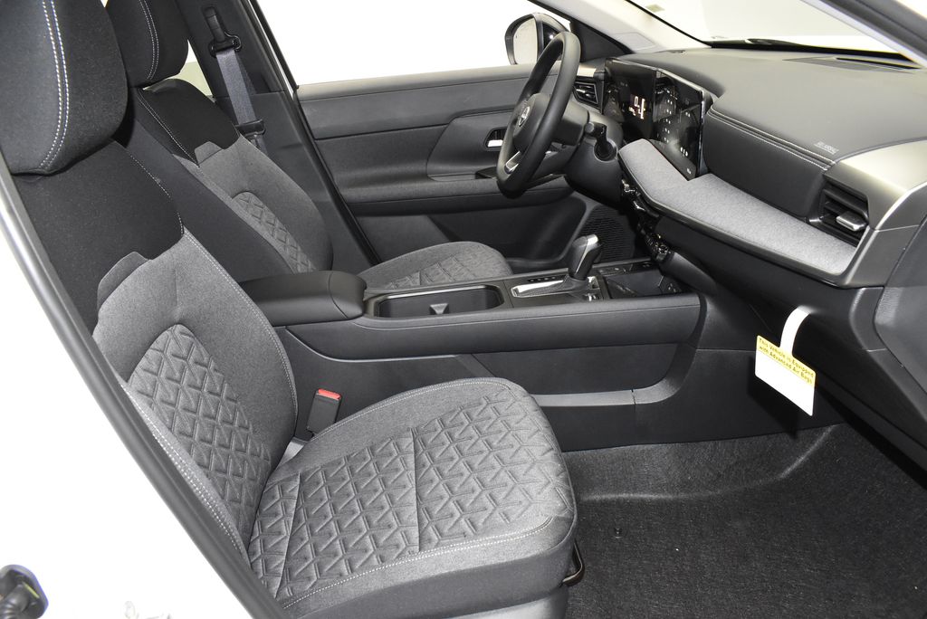 Thumbnail: 2026 Nissan Kicks - 24