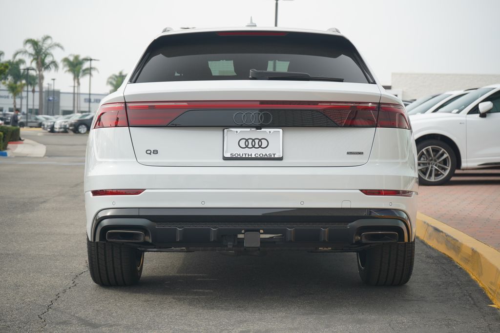 Thumbnail: 2026 Audi Q8 - 4