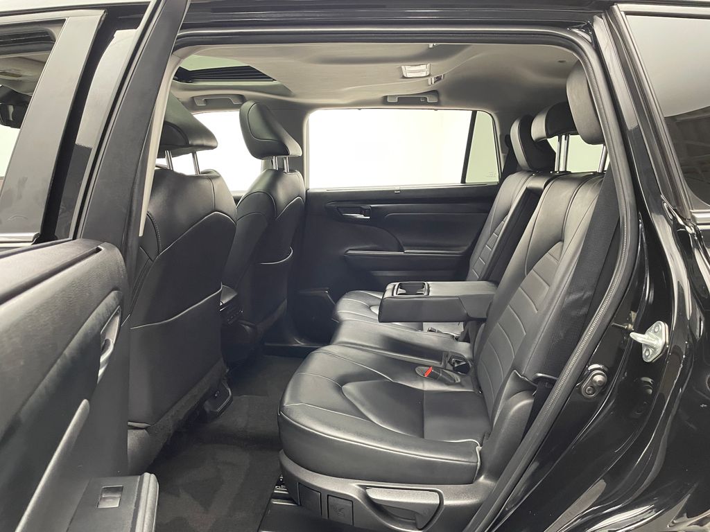 Thumbnail: 2023 Toyota Highlander - 16