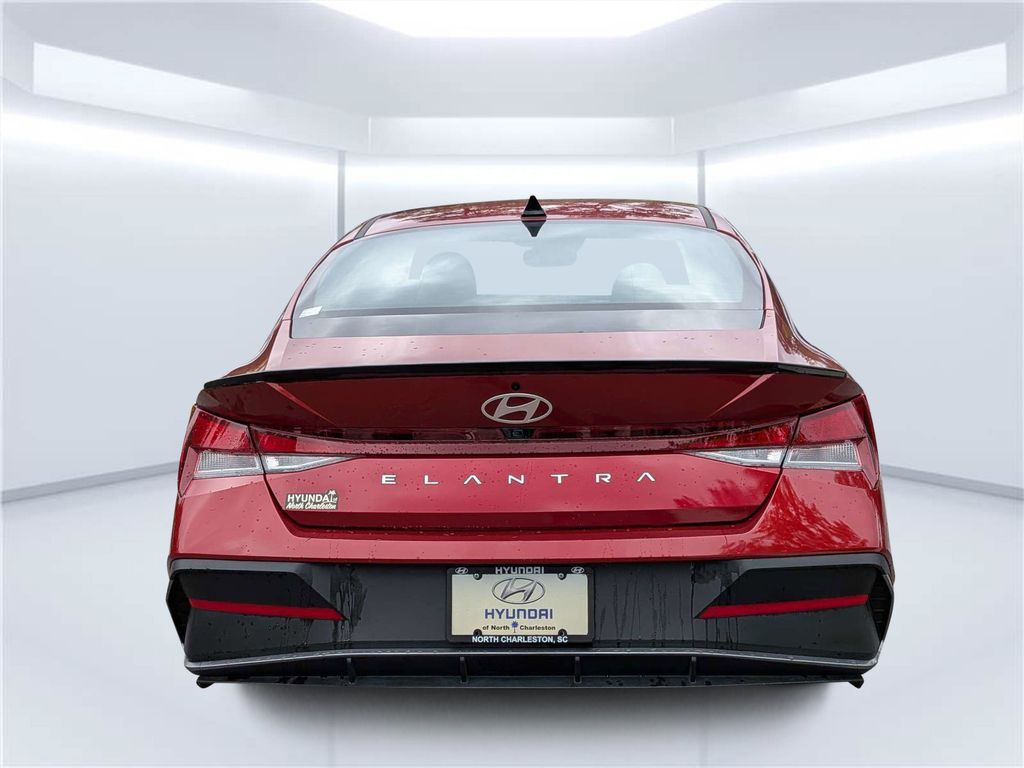 2025 Hyundai Elantra SEL - Photo 6