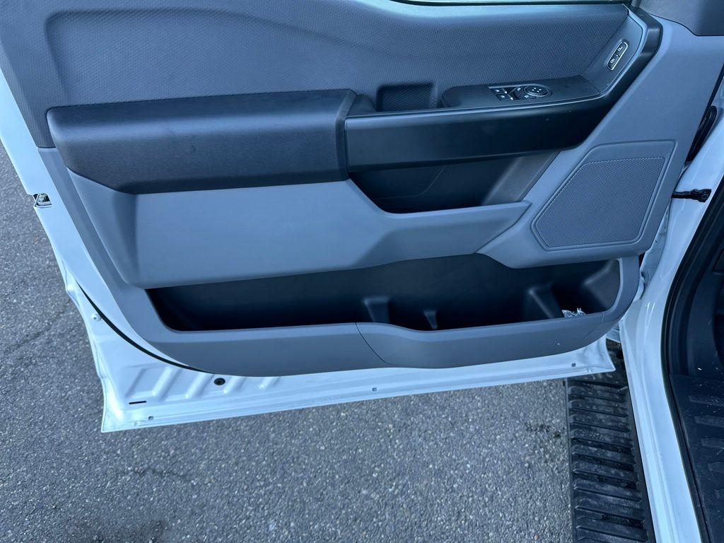 New 2025 Ford F-150 Regular Cab 8' Box XL