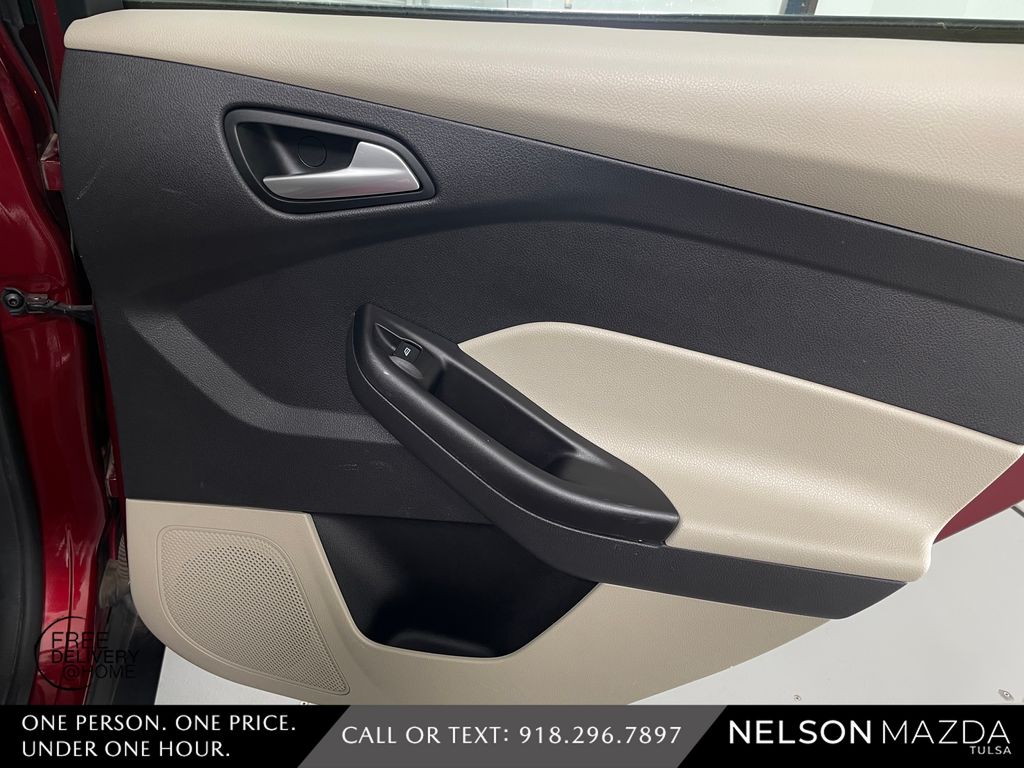 Used 2014 Red Ford SE image 36