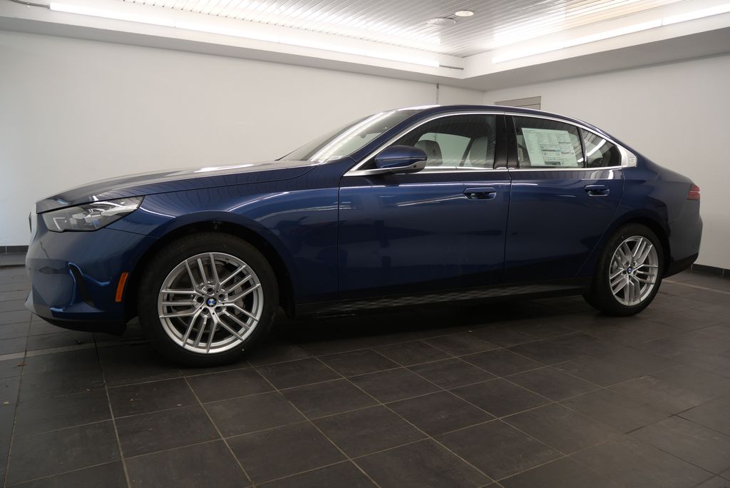 Thumbnail: 2025 BMW 5 Series - 2