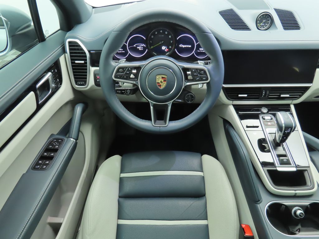 2023 Porsche Cayenne E-Hybrid 12