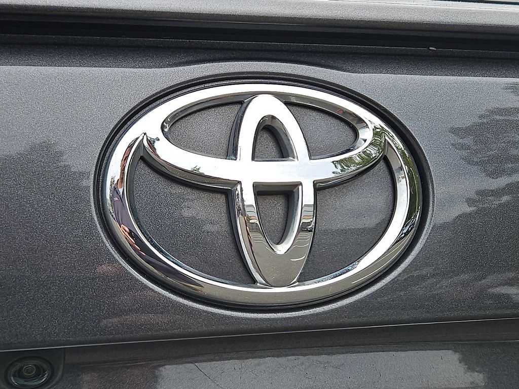 Thumbnail: 2019 Toyota RAV4 - 30