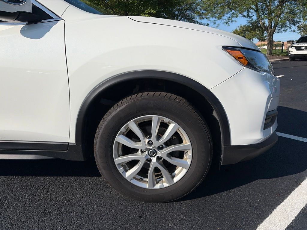 Used 2019 White Nissan SV image 5