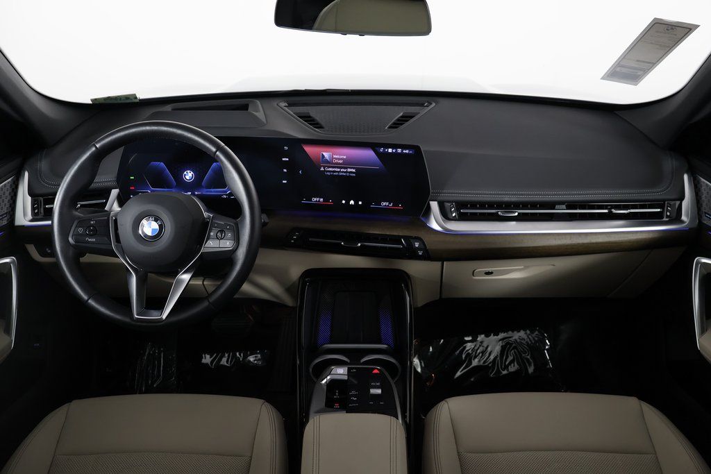 Thumbnail: 2025 BMW X1 - 8